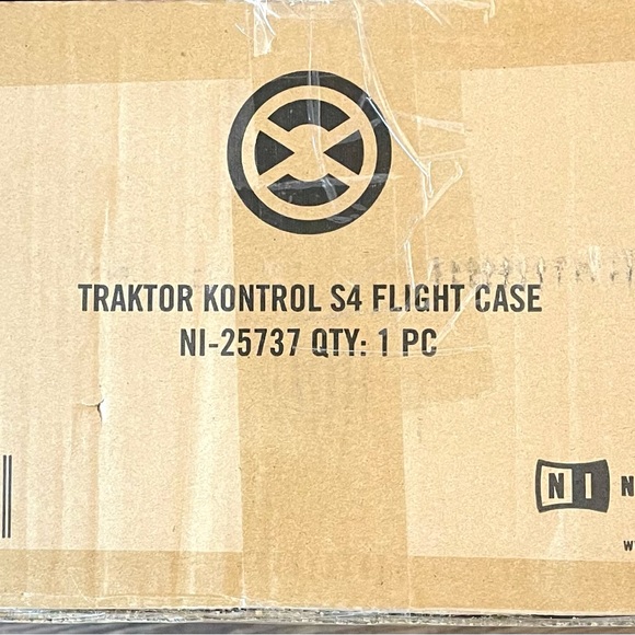 Native Instruments Traktor Kontrol S4 MK3 DJ Controller & Flight Case Brand New - Picture 4 of 8